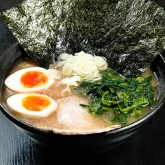 味玉ラーメン(ラーメン+味玉トッピング)